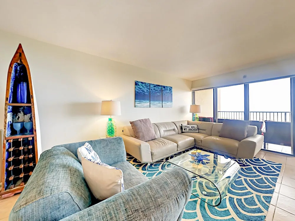 2800 Gulf Blvd Condo Unit 305 2 Bedrooms 2 Bathrooms Condo