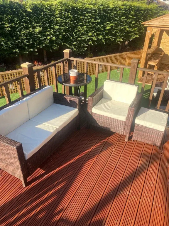 Luxury log Cabin With hot Tub- York