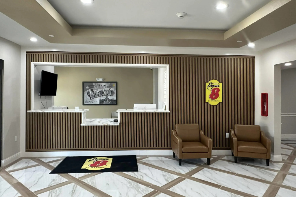 Super 8 By Wyndham Baytown