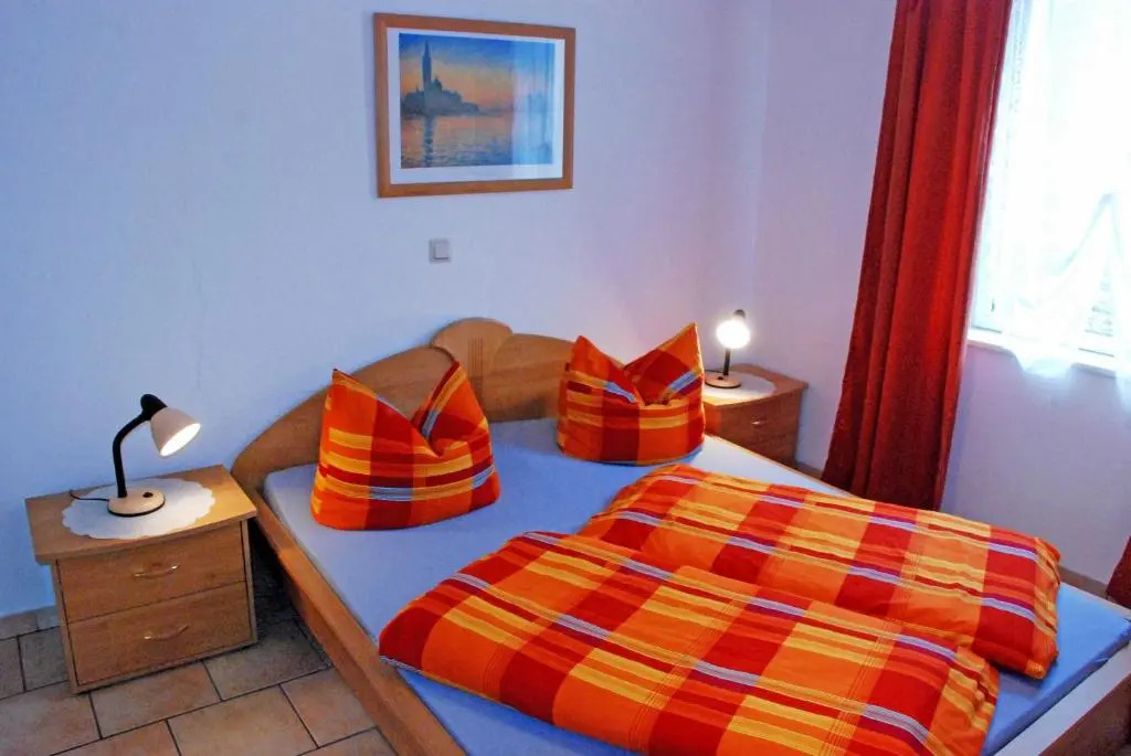 Ferienbungalow mit gro_em Garten i