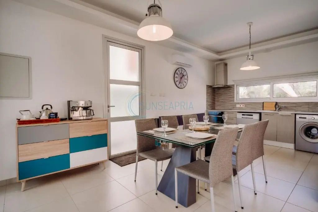 Dream 3bdr villa with private pool near the beach!