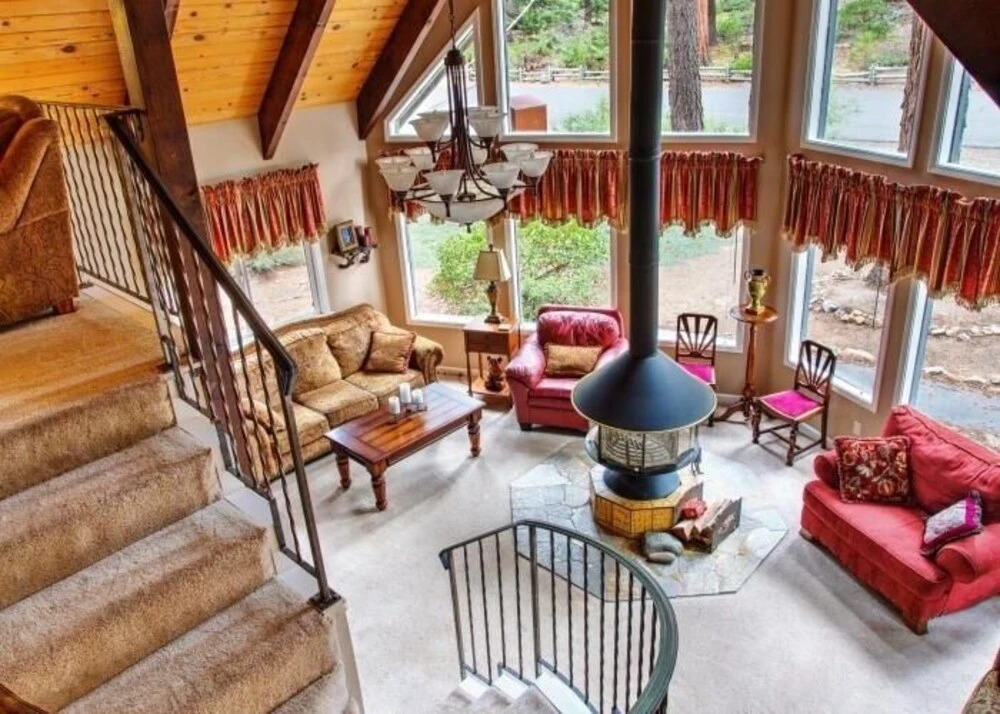 Lloyds Lodge Vacation Rental 4 Bedrooms 2 Bathrooms Home