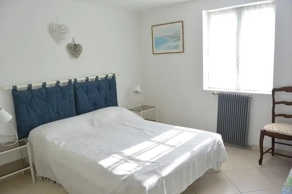 LAURA VILLA - FACING THE SEA - FAVONE Chalet 5