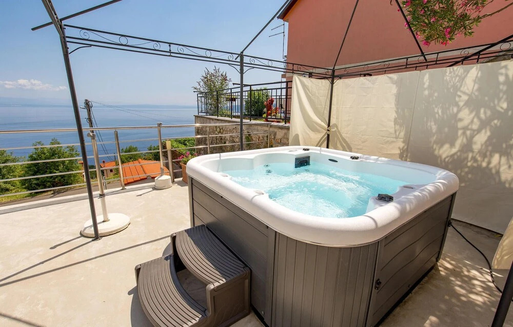 Awesome Apartment in Moscenicka Draga With Wifi and 1 Bedrooms