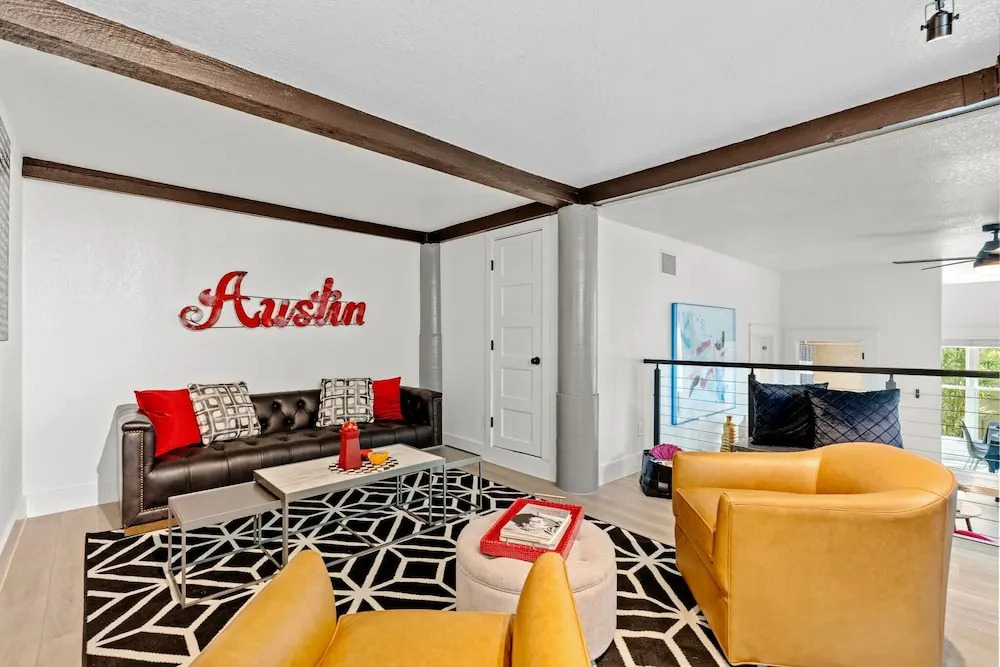 Style & Serenity - Steps Away From South Congress