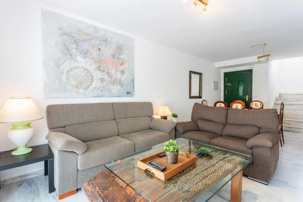 Lunamar 82 Apartment by GHR Rentals