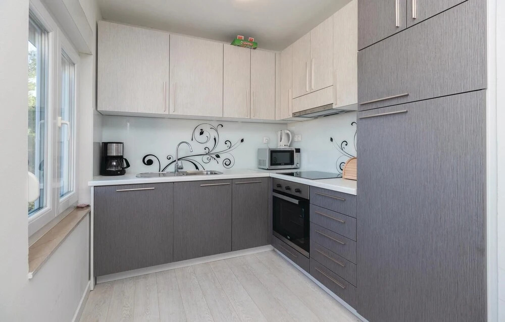 Nice Home in Zadar With Wifi and 8 Bedrooms