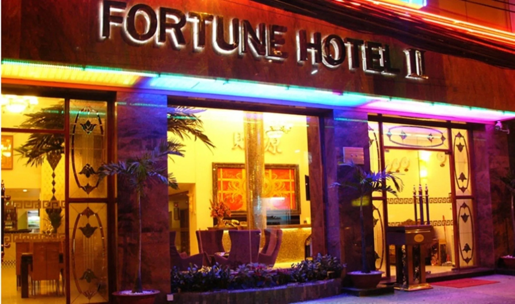 Fortune 1127 - Central Hotel
