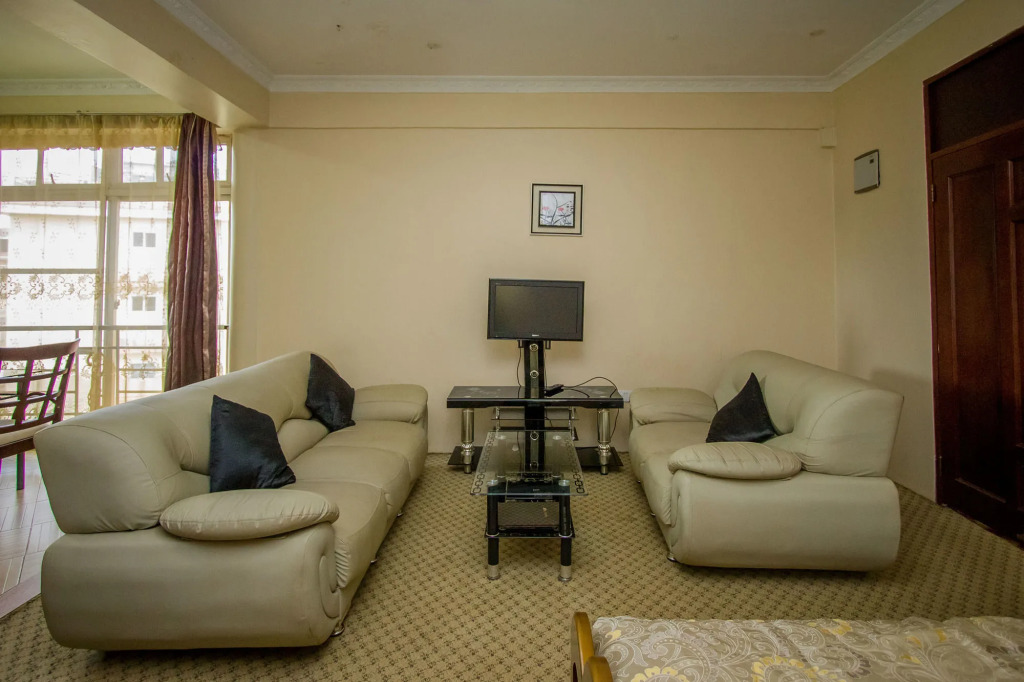 Grand Global Hotel