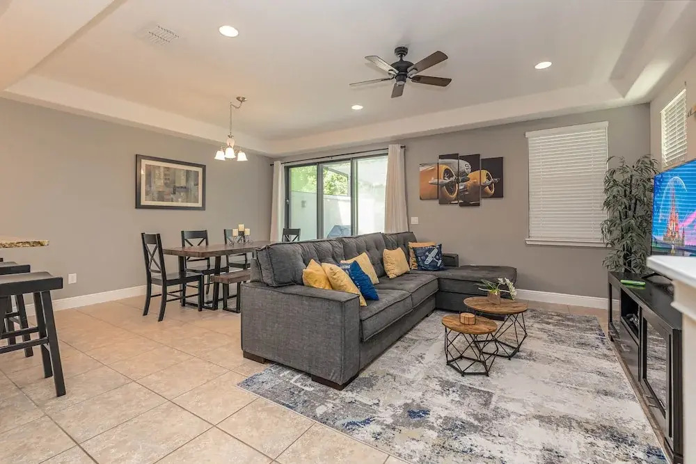 Amazing Home in Davenport 4br 3.5 Bath