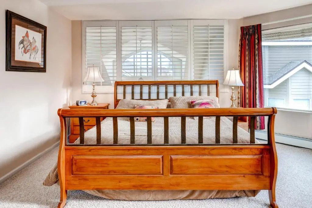 Three-Bedroom Spacious Condo 206 at Bay Club