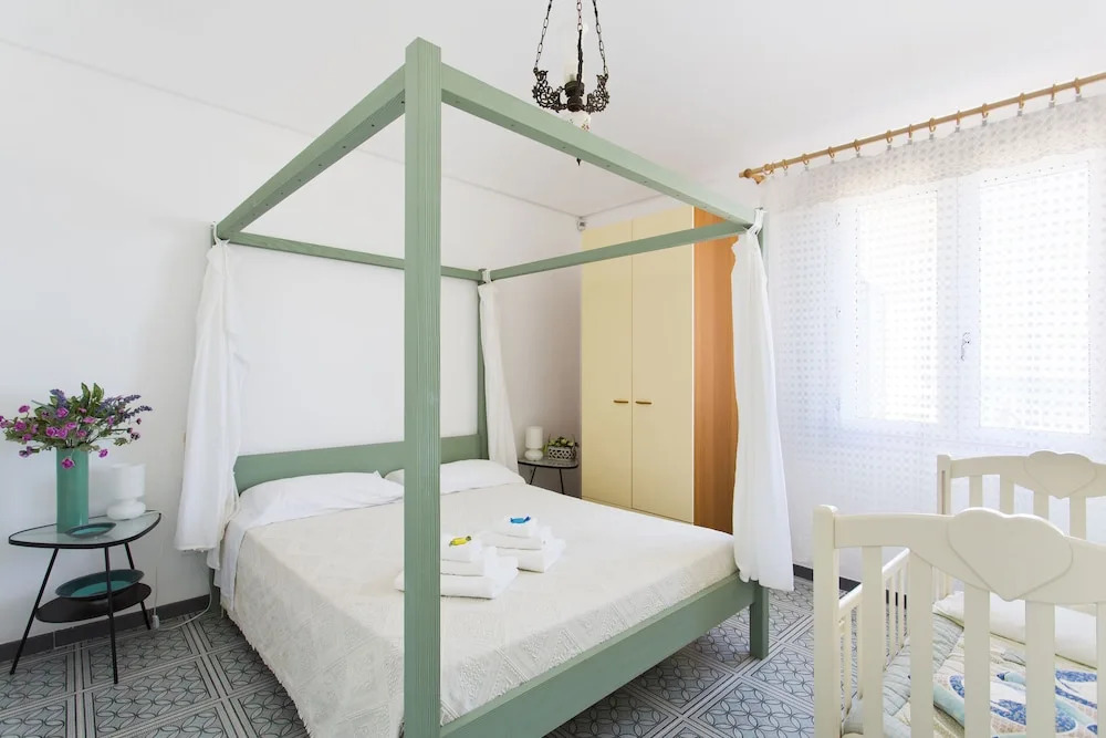 Dune Home, Beachfront Home With Three Bedrooms 9 PAX