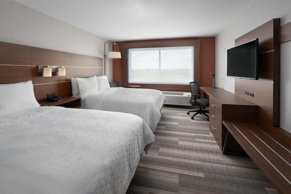 Holiday Inn Express & Suites - Elkhorn - Lake Geneva Area by IHG