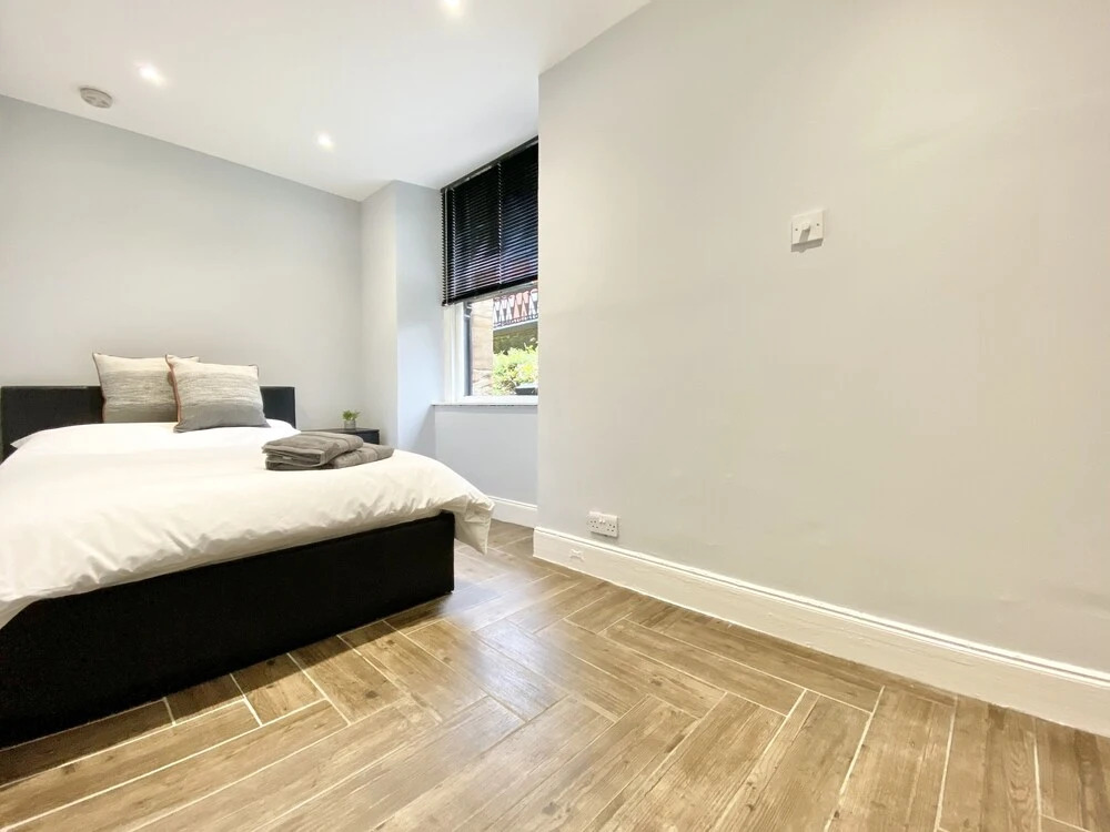 Premium 4 bed Apartment, West End of Glasgow