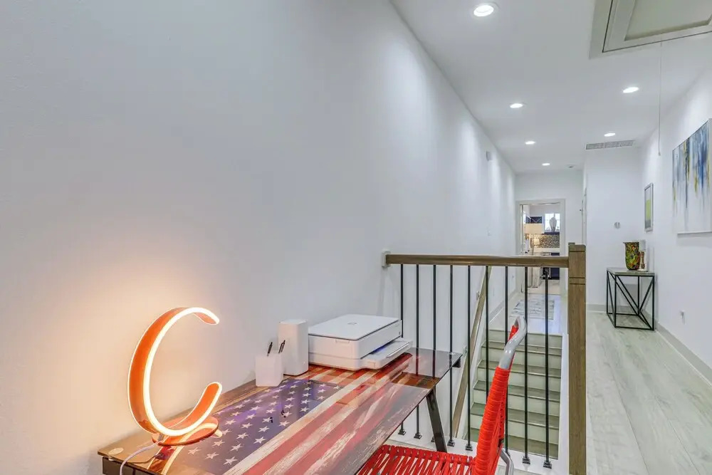 Modern Houston Retreat w/ Patio, 11 Mi to Dtwn