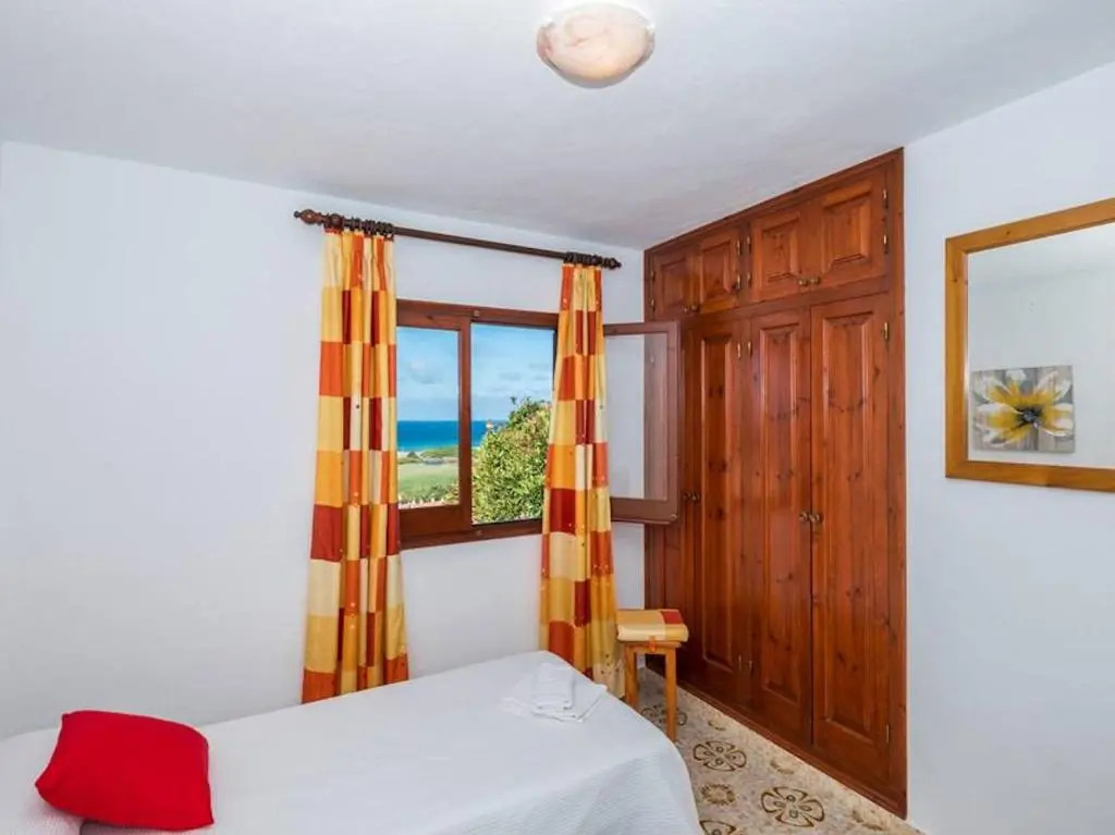 Casa Lucia - 2 bedroom family villa with large spacious pool area - Sea views