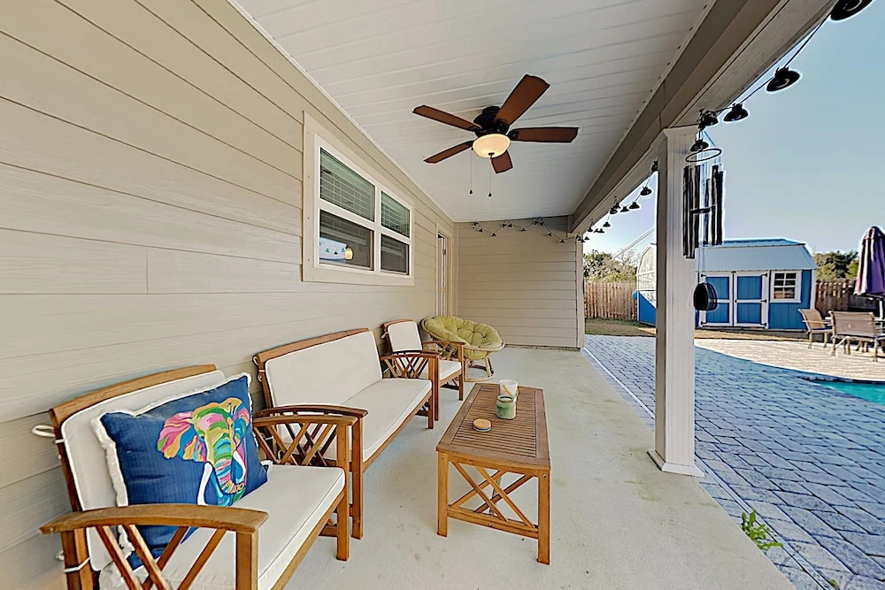 New Listing! Custom : Private Pool, Near Beach 4 Bedroom Home