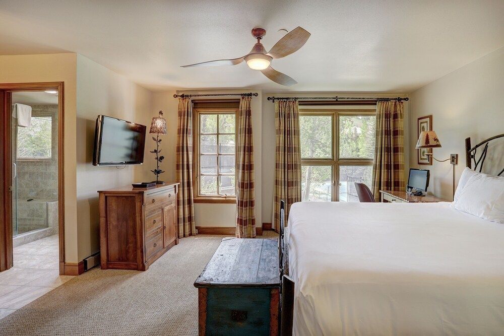 3br 3.5ba Townhome Steps To Beaver Creek Ge & Lifts 3 Bedroom Townhouse by RedAwning