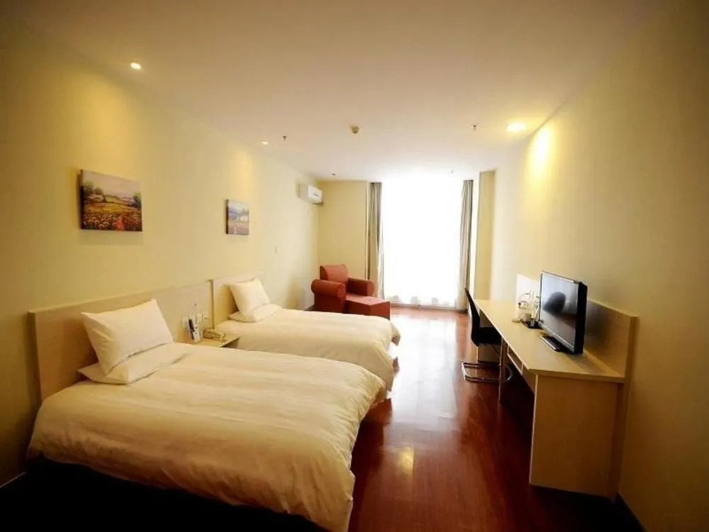 Hanting Express Weifang Shengli East Street Wenhua Road