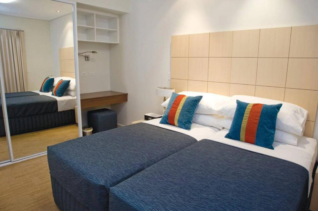 Broadwater Mariner Resort
