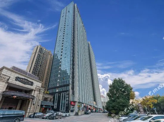 Huarong Hotel (Wuhan University Donghu Branch)