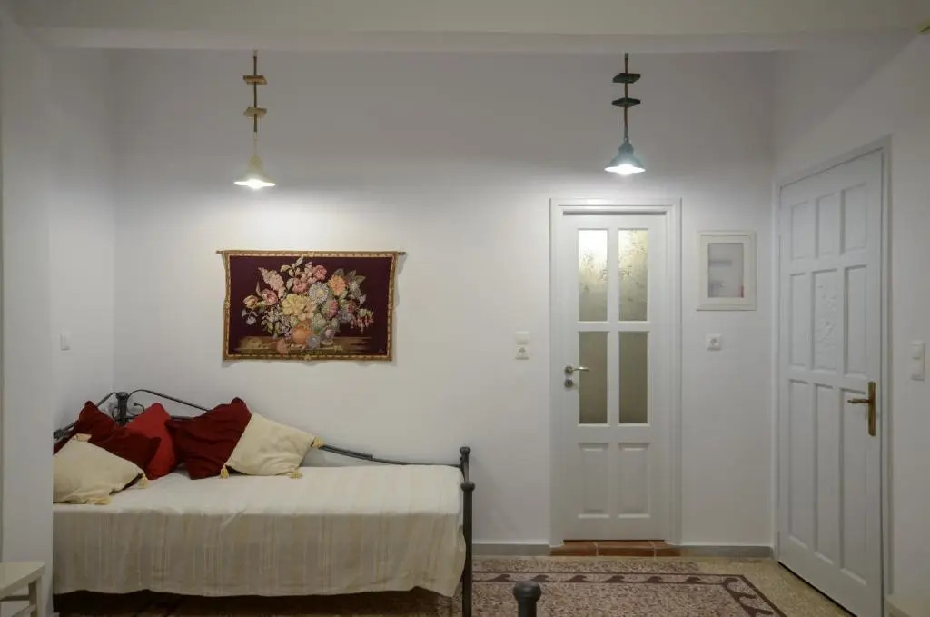 Naxos Center Houses