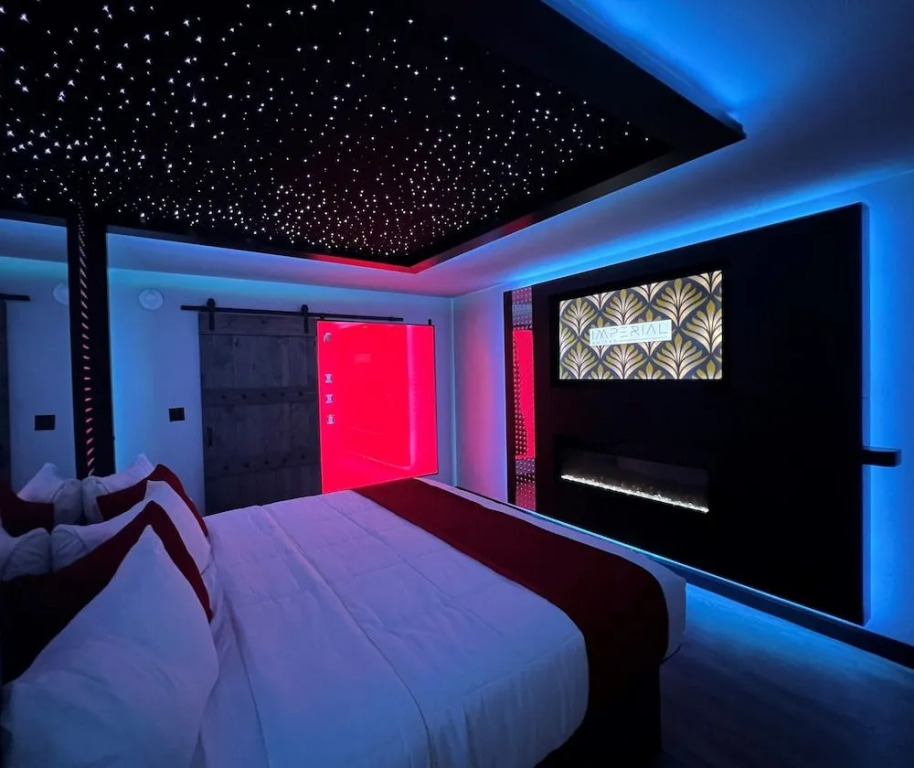 Imperial Suites, Adults Only