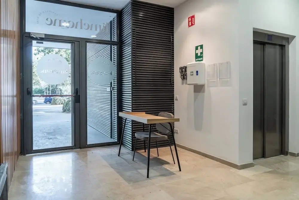Limehome Valencia Carrer dAntonio Ferrandis
