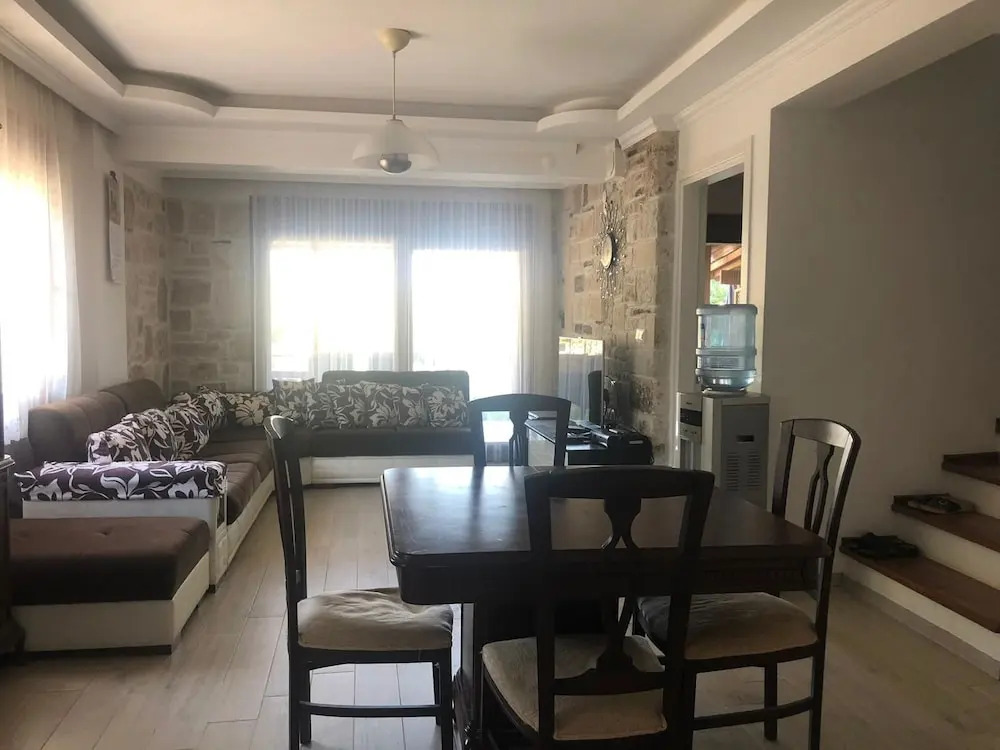 Tas Villa