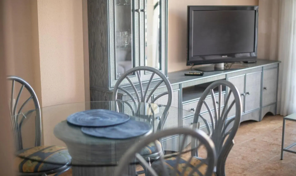 R129 Apartamento con terraza y piscina comunitaria cerca de la playa