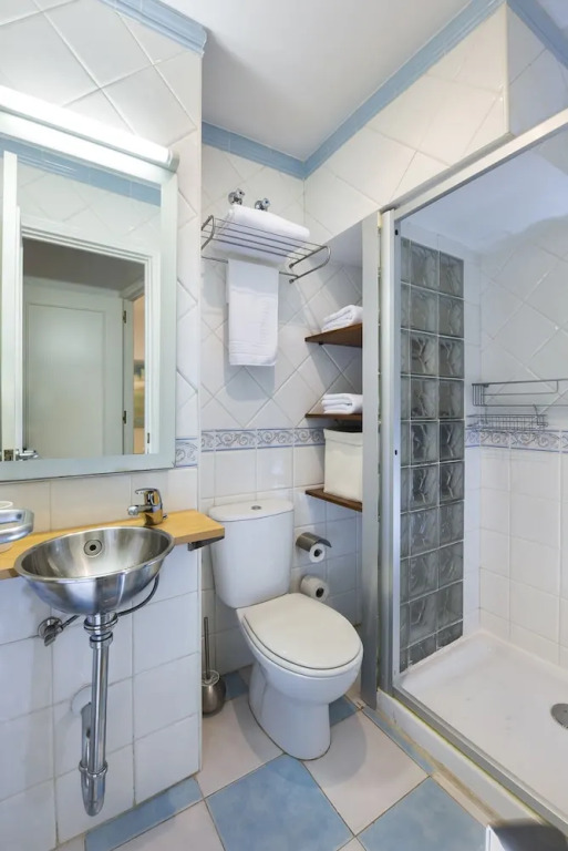 Prime Location 3 BD Duplex With Patio. Fernandez y Gonzalez