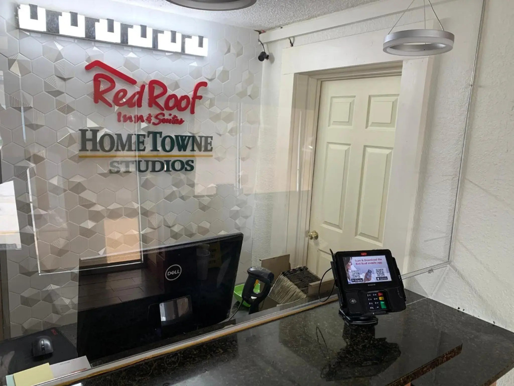 HomeTowne Studios by Red Roof Battle Creek