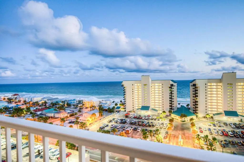 11 TH FLOOR In Laketown Wharf 1 BD, 2 Bathroom with Amazing Amenities, 1114!