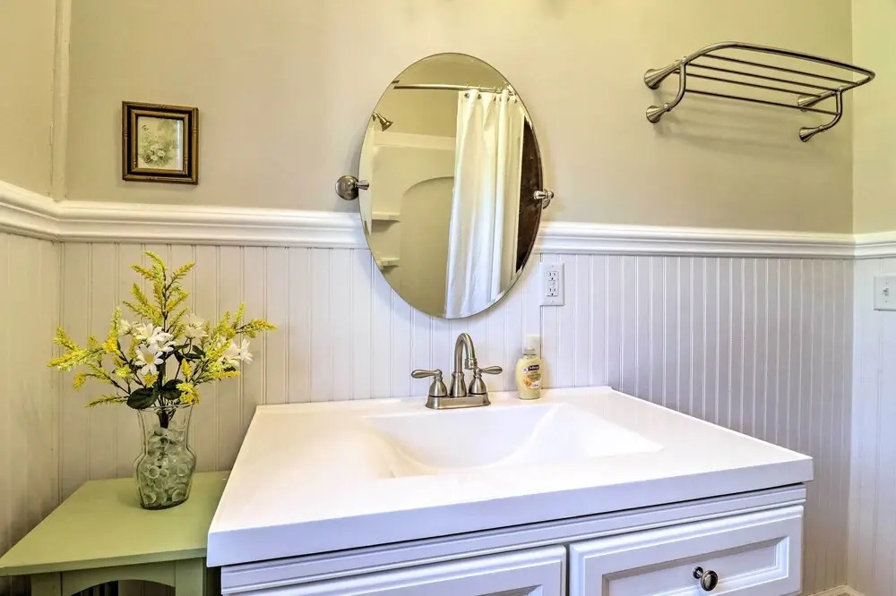 Cozy Home w/ Views < 1 Mi to Lake Junaluska!