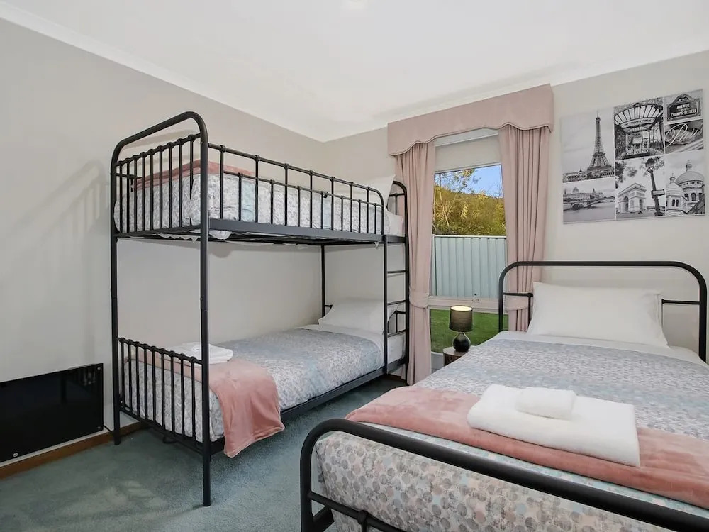 Abbey Rose - Bright, VIC