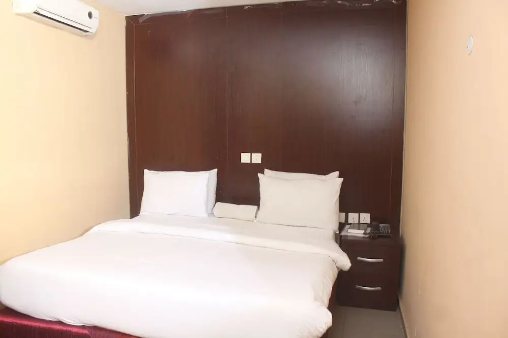 Aerol Hotel and Suites -Super Suite