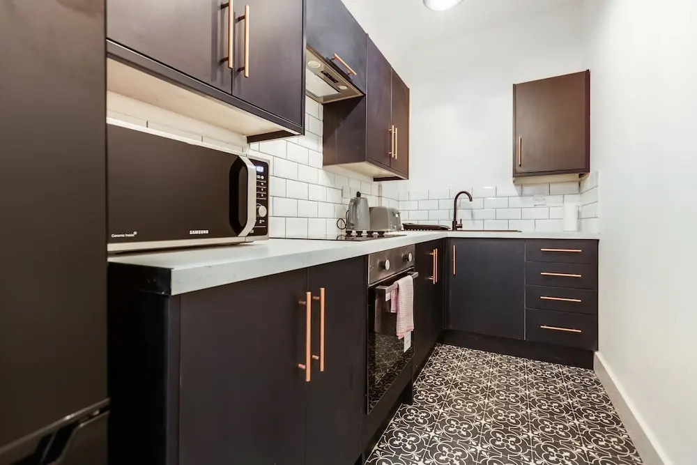 Queen Street Apartments by Sasco