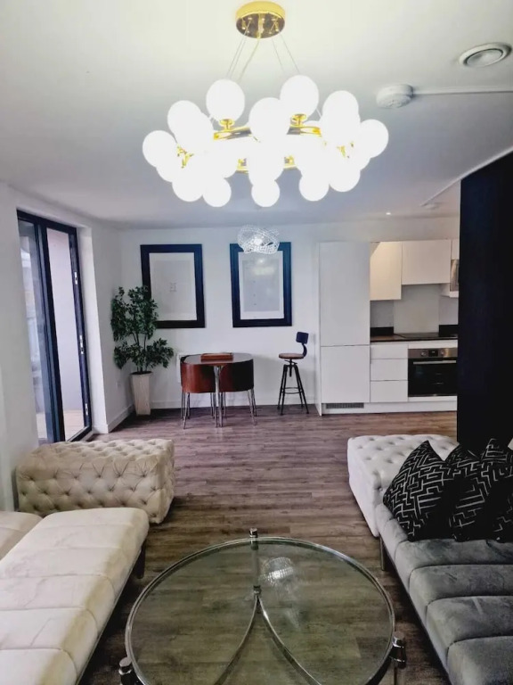 Luxury vip 2bed Apartment With Balcony
