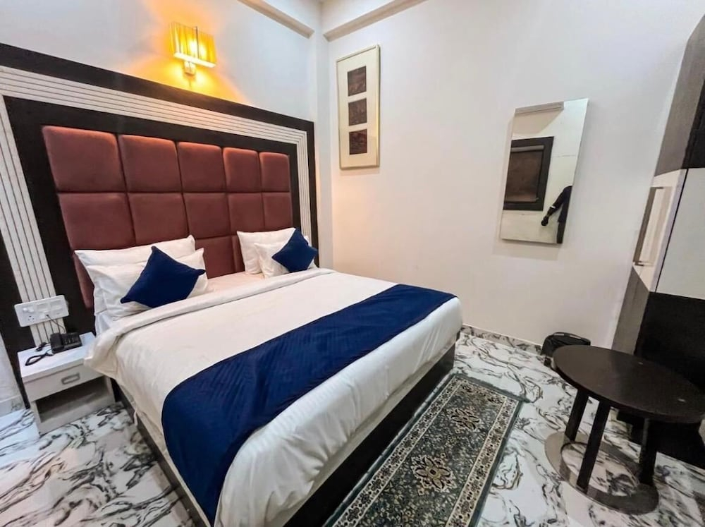 Atlantiis Suites By Signature Stayz Near Taj Mahal