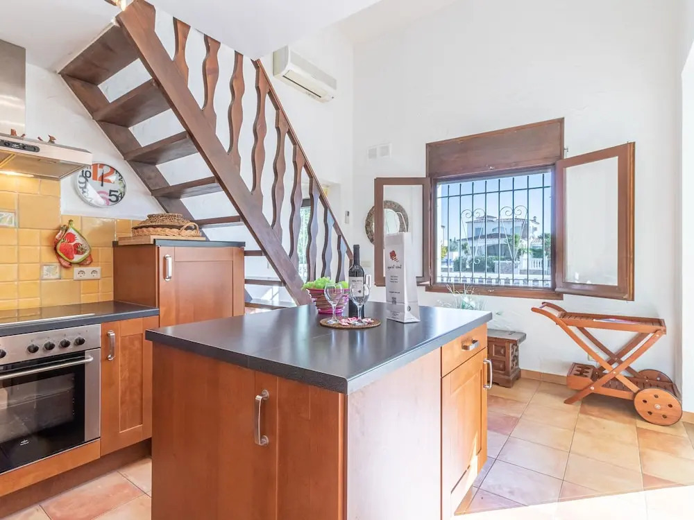 Charming Holiday Home in Empuriabrava With Pool