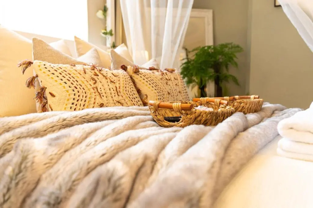 Luxury City Centre Getaway - Prime Location Sleeps 7!