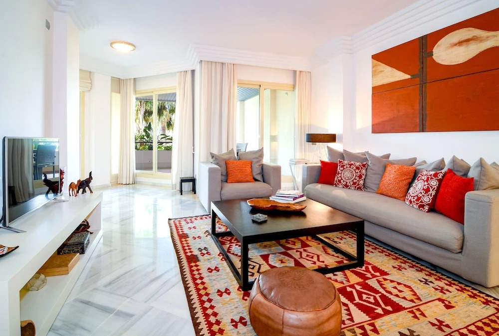 FA-Fab 2 bedroom apt in and outdoor pool