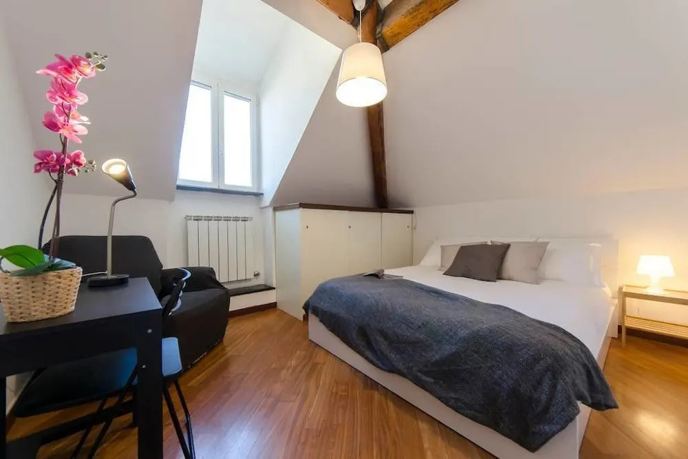 Hintown Privilege Flat