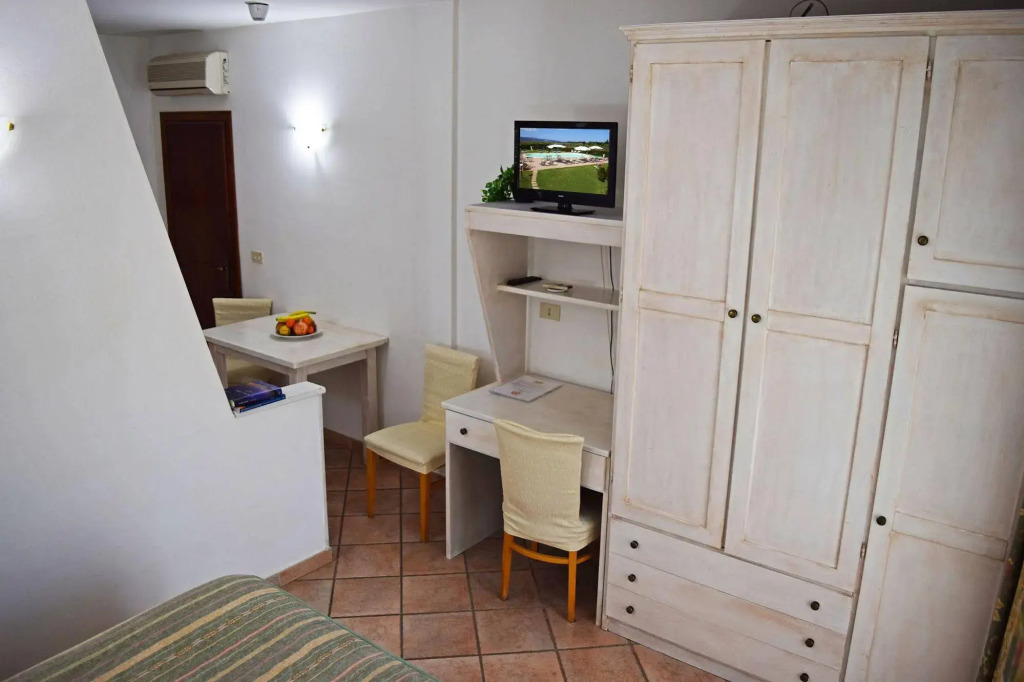 Tris Hotel
