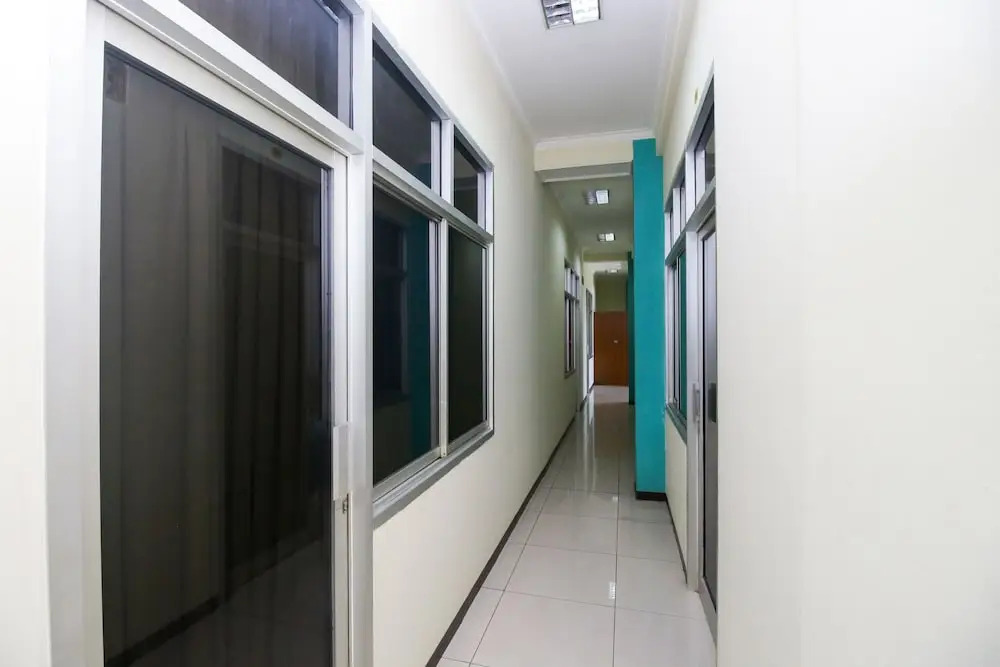 Airy Regol Moh Toha 199 Bandung