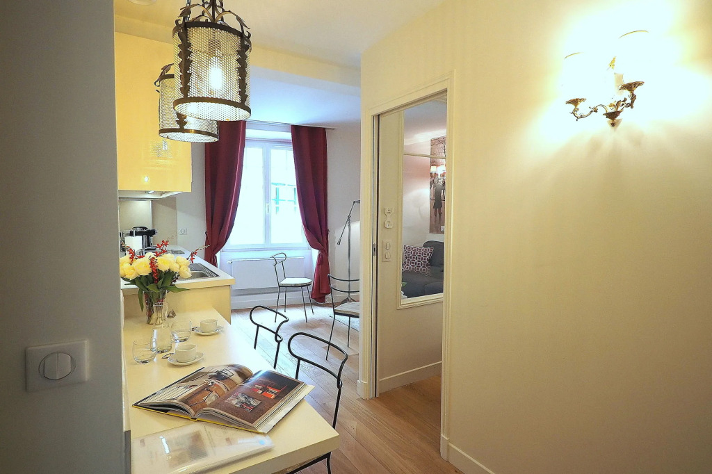 Louvre Opera Classic ChicSuites
