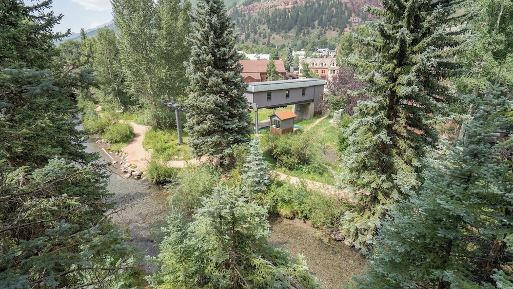 Manitou Riverhouse 115 by Avantstay Spacious Condo in the Centre of Telluride