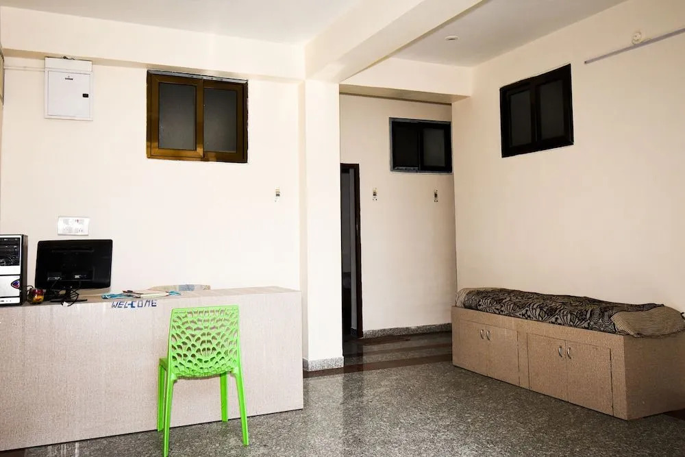 Oyo 27876 Hotel Preminn