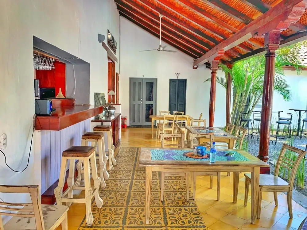 El Club Hotel