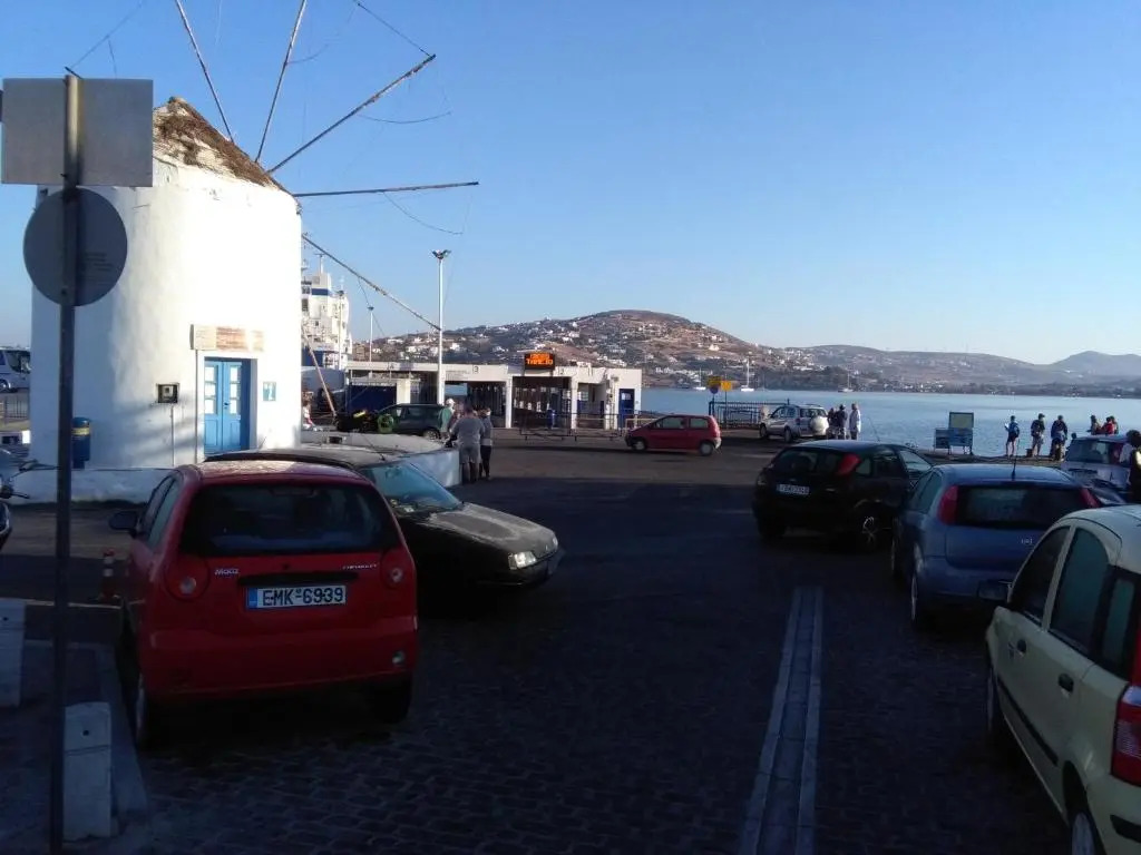 JOHNs HOUSE 3Bedroom Maisonette ΕΞΟΧΙΚΟ Alyki PAROS 50m from BEACH ideal for families